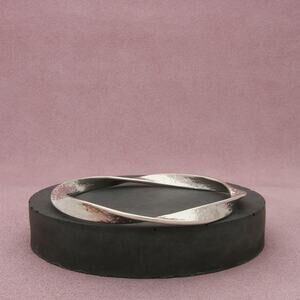 silpada sterling silver twisted ribbon bangle (b2827) bracelet size 7.75in